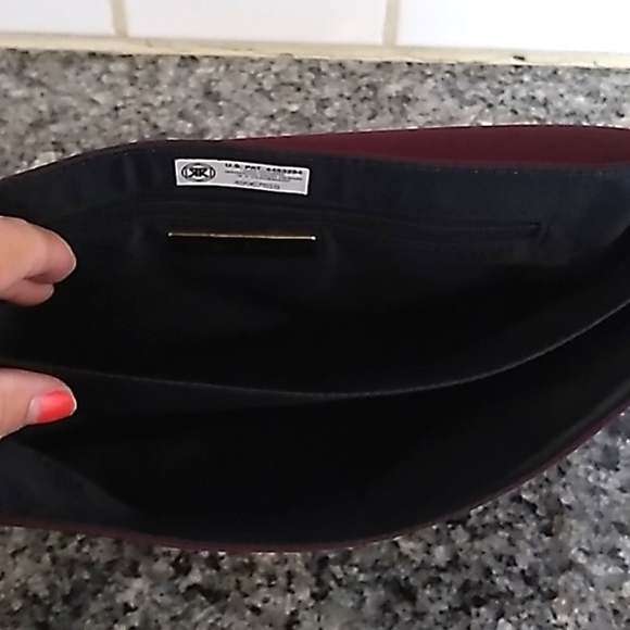 Valerie Steven's Deep Purple Chain Detail Bag. - Picture 8 of 14